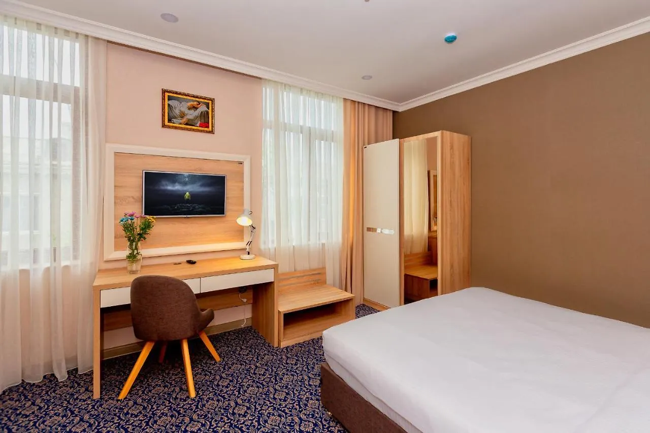 Golden City Hotel Баку 4*,
