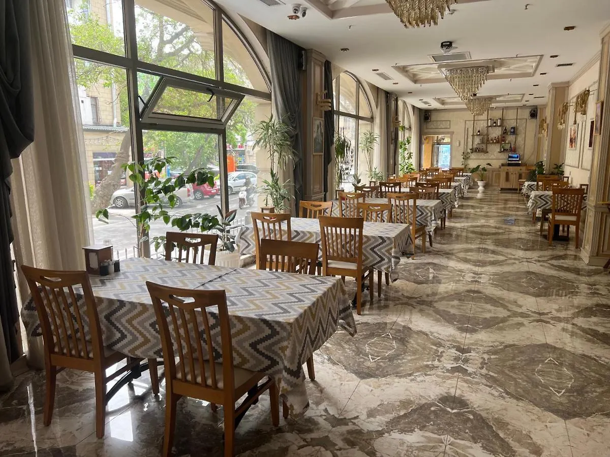 Golden City Hotel Baku 4*,